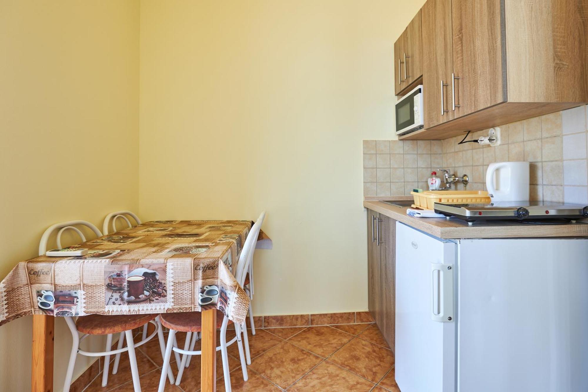 Ada 2 Apartmanhaz ไฮจ์ดุสโซบอสโล ภายนอก รูปภาพ